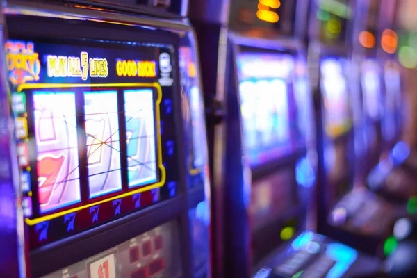 Singapore Pools tournament leaderboard and prize distribution on interesting mall